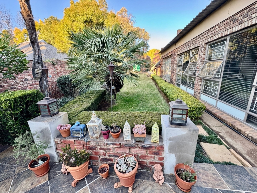 5 Bedroom Property for Sale in Van Der Hoff Park North West